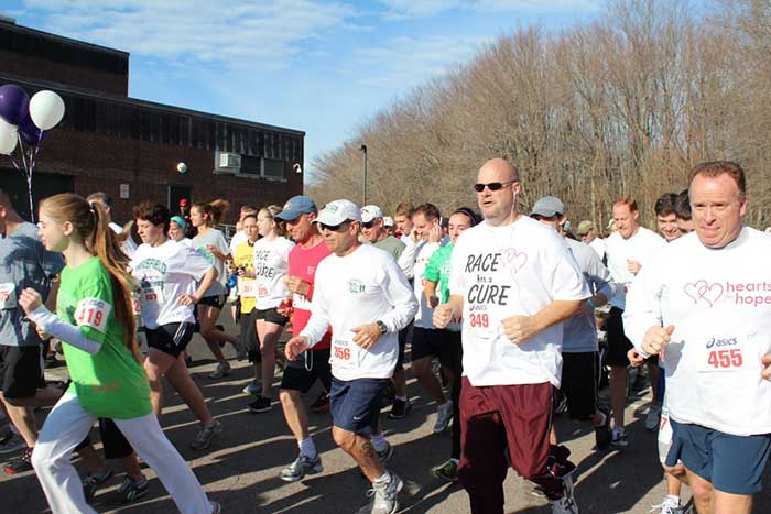 people running in marathon